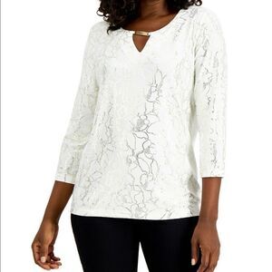 JM Collection Embroidered Hardware Eggshell Top Size S